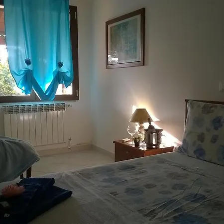 Sleeps 5 Air Con דירה