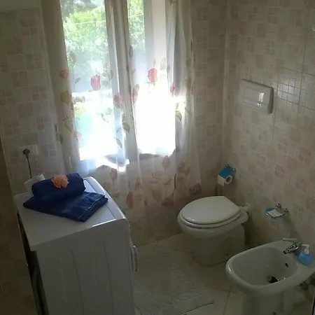 דירה Sleeps 5 Air Con Telti