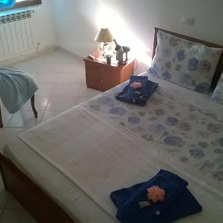 דירה Sleeps 5 Air Con