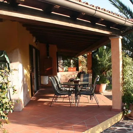 Sleeps 5 Air Con Telti